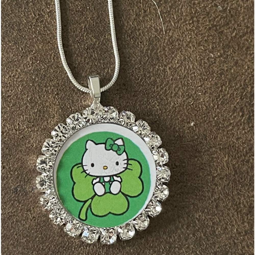 Hello Kitty necklace - Picture 1 of 1